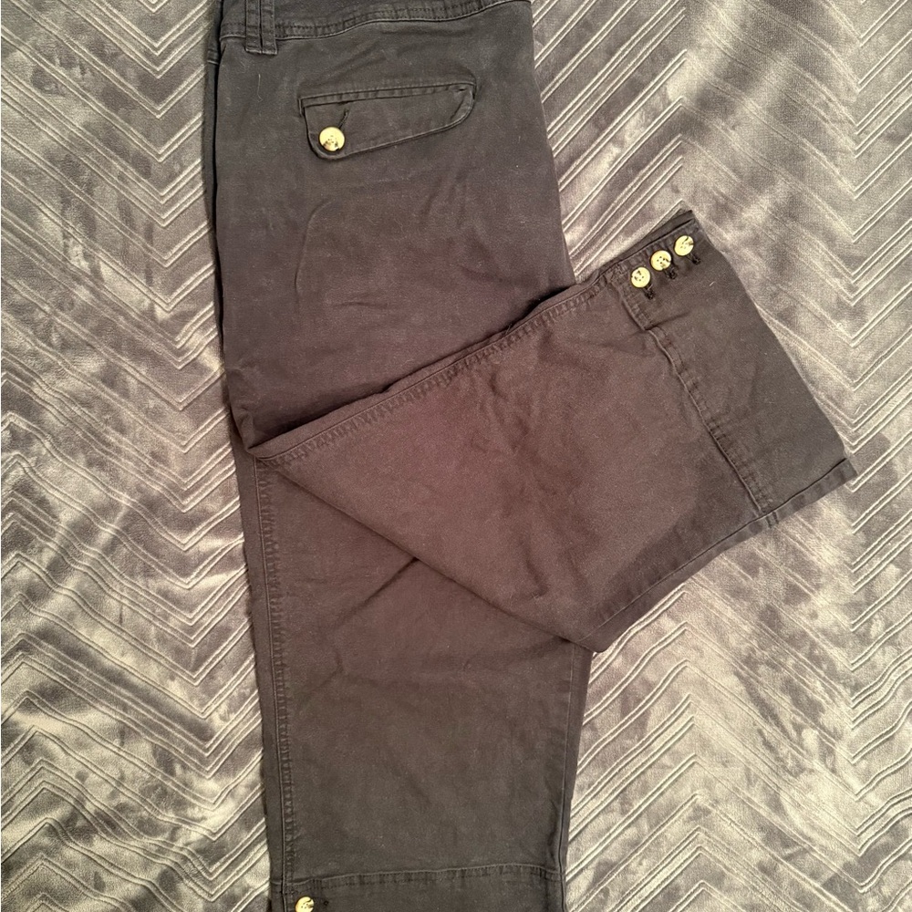 Denver Hayes Black Capris